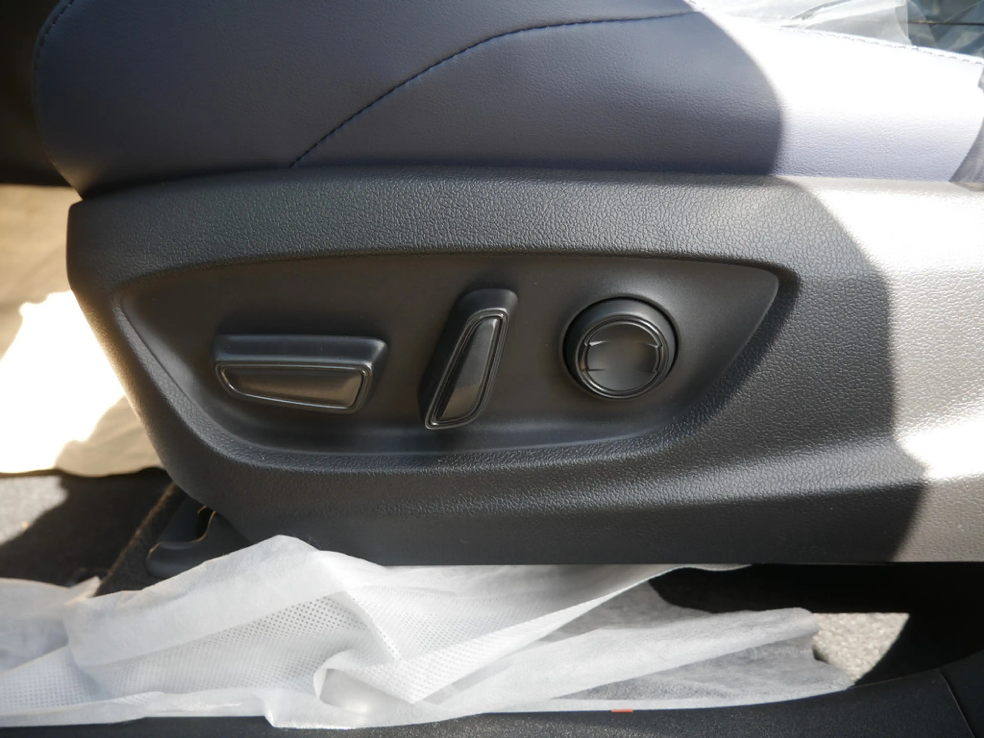 Subaru Solterra Platinum AWD ACC SITZBELÜFTUNG LED — photo 15