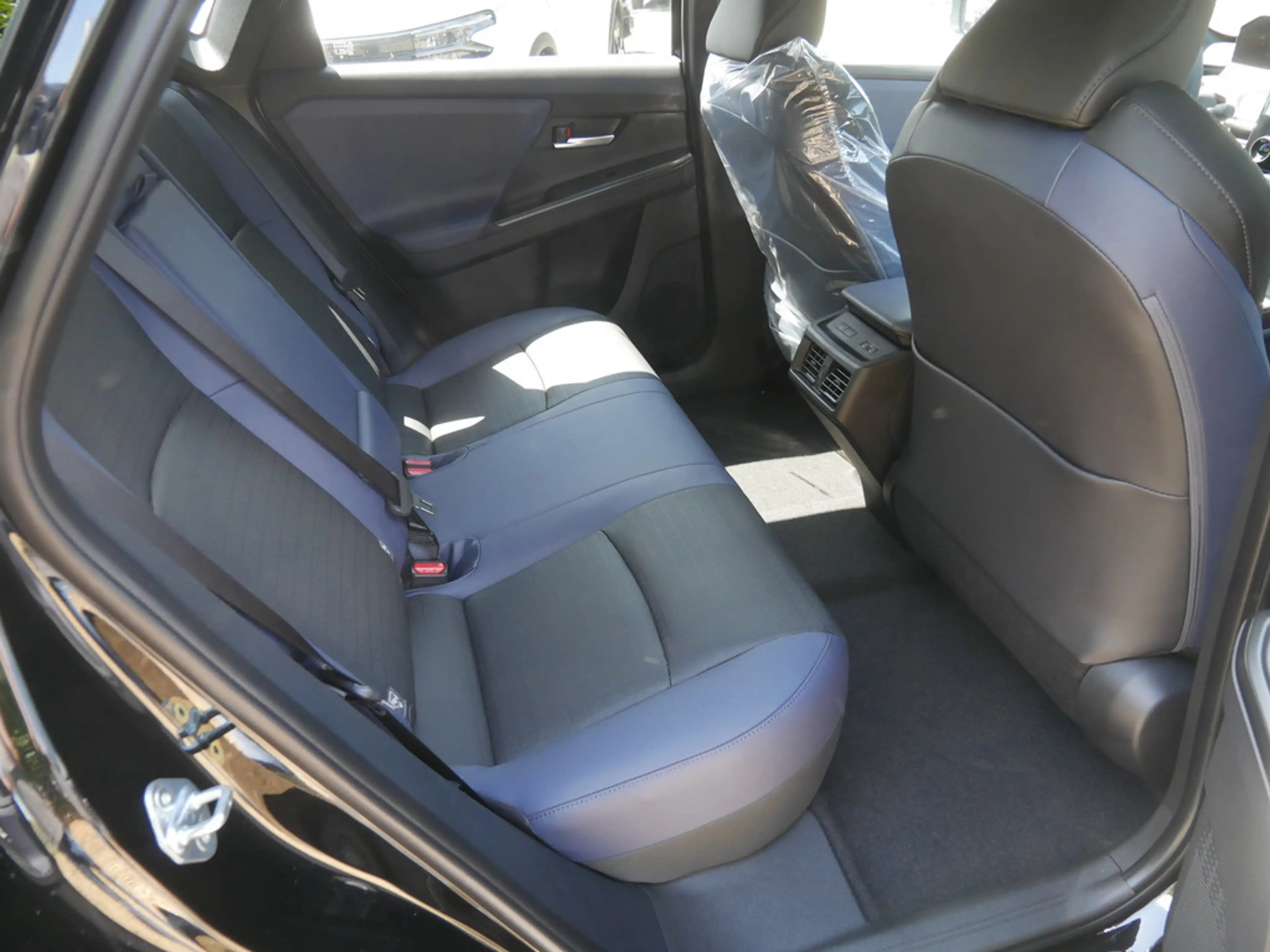 Subaru Solterra Platinum AWD ACC SITZBELÜFTUNG LED — photo 5