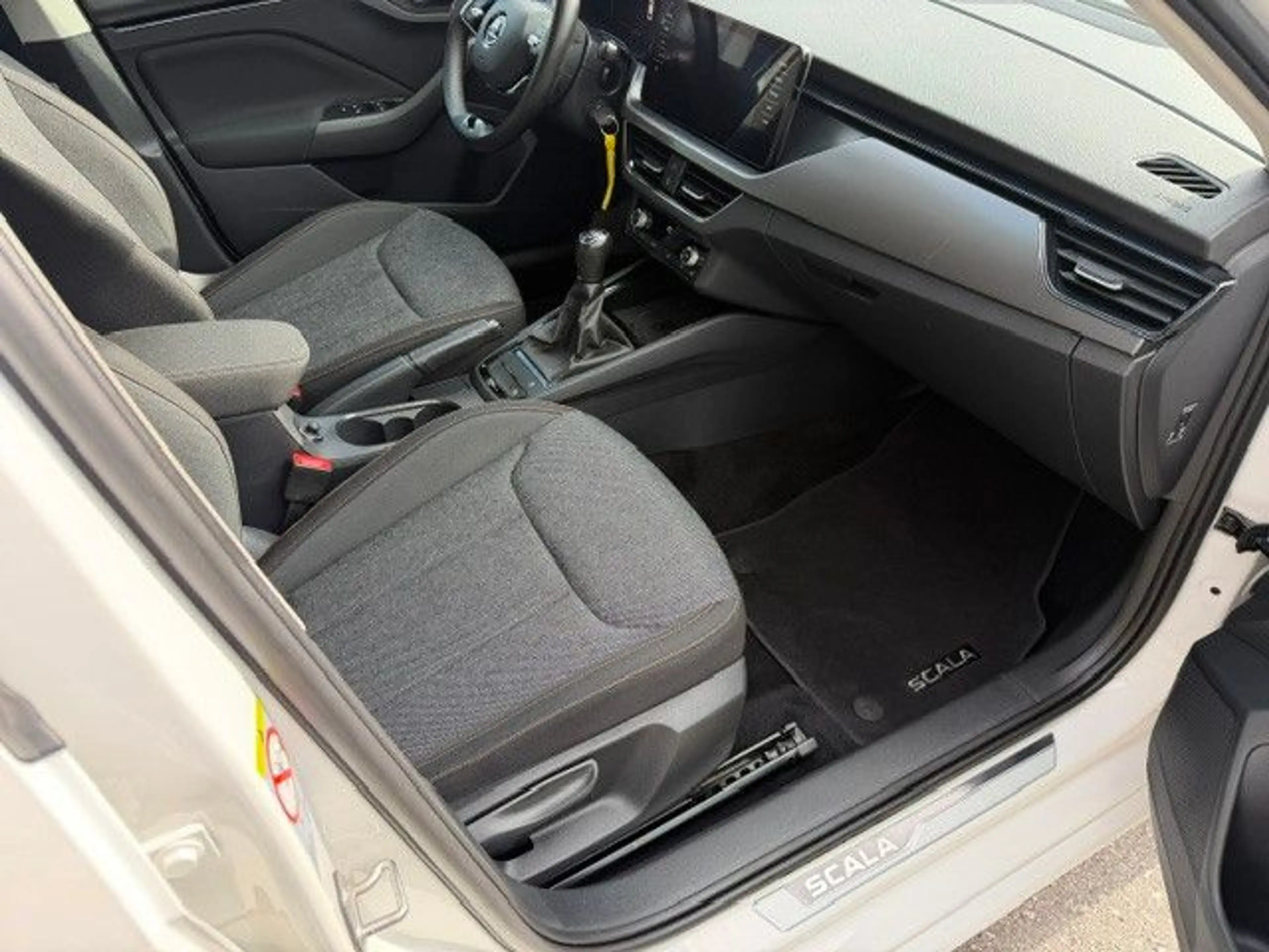 Skoda Scala Clever Select. AHK, 8-fach — photo 11