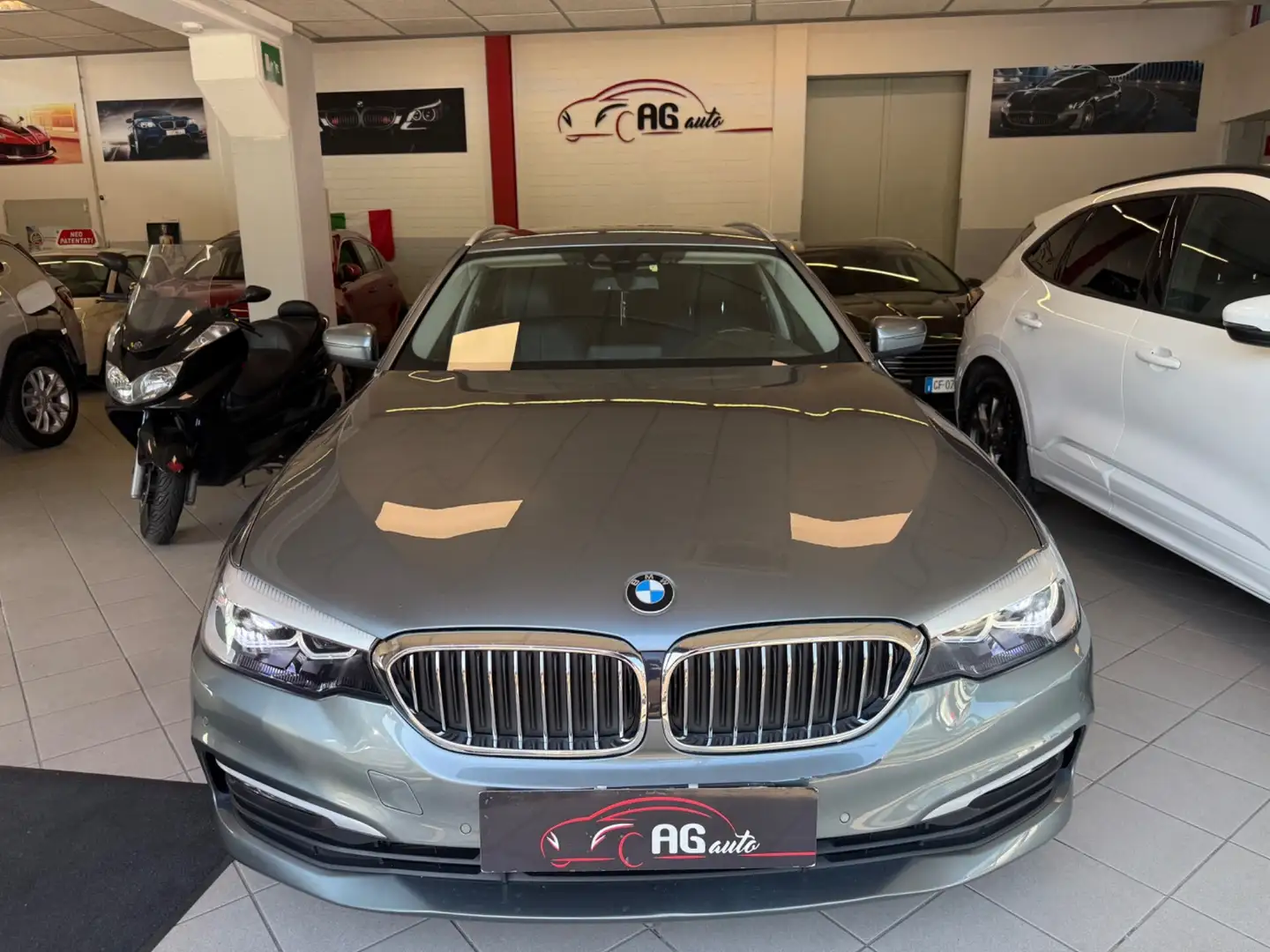BMW 520 520d Touring Business Grigio - 2