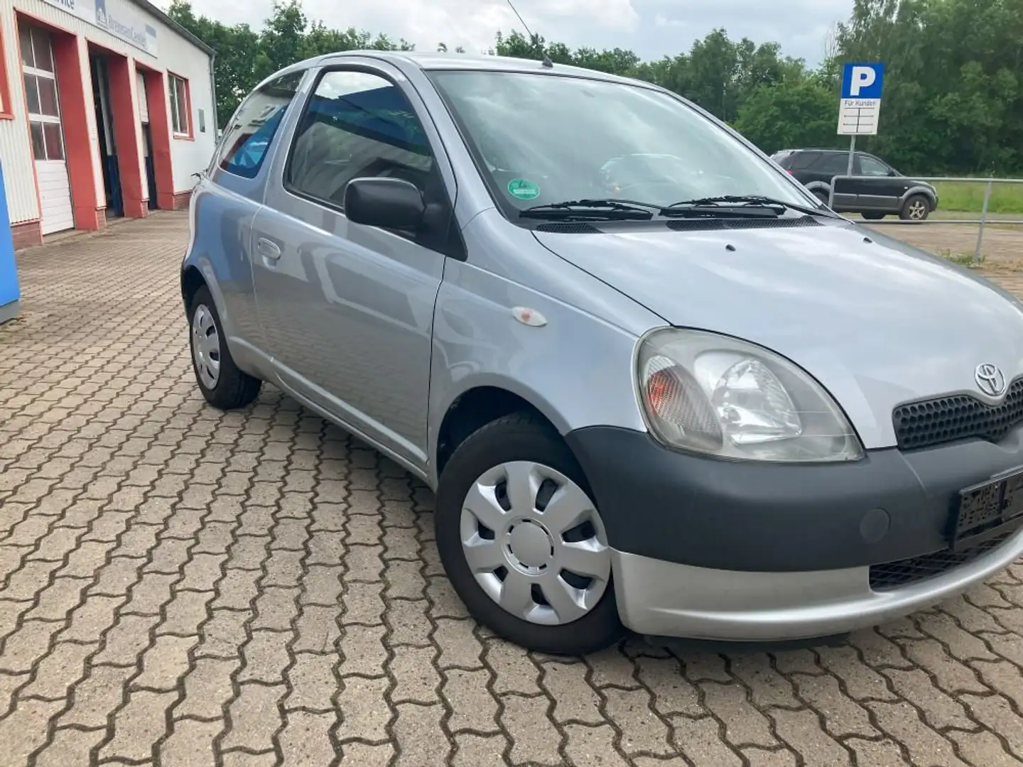 Toyota Yaris Blanc - 2