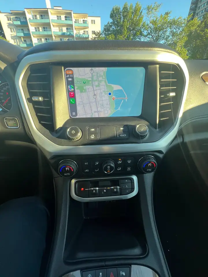 GMC Acadia снимка GMC Acadia