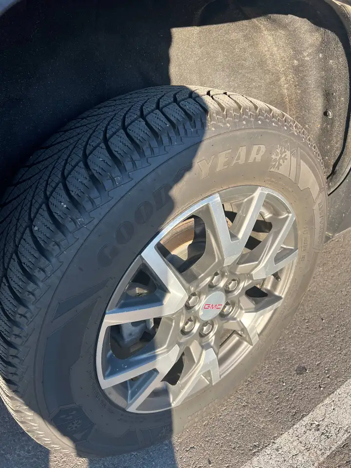 GMC Acadia снимка GMC Acadia