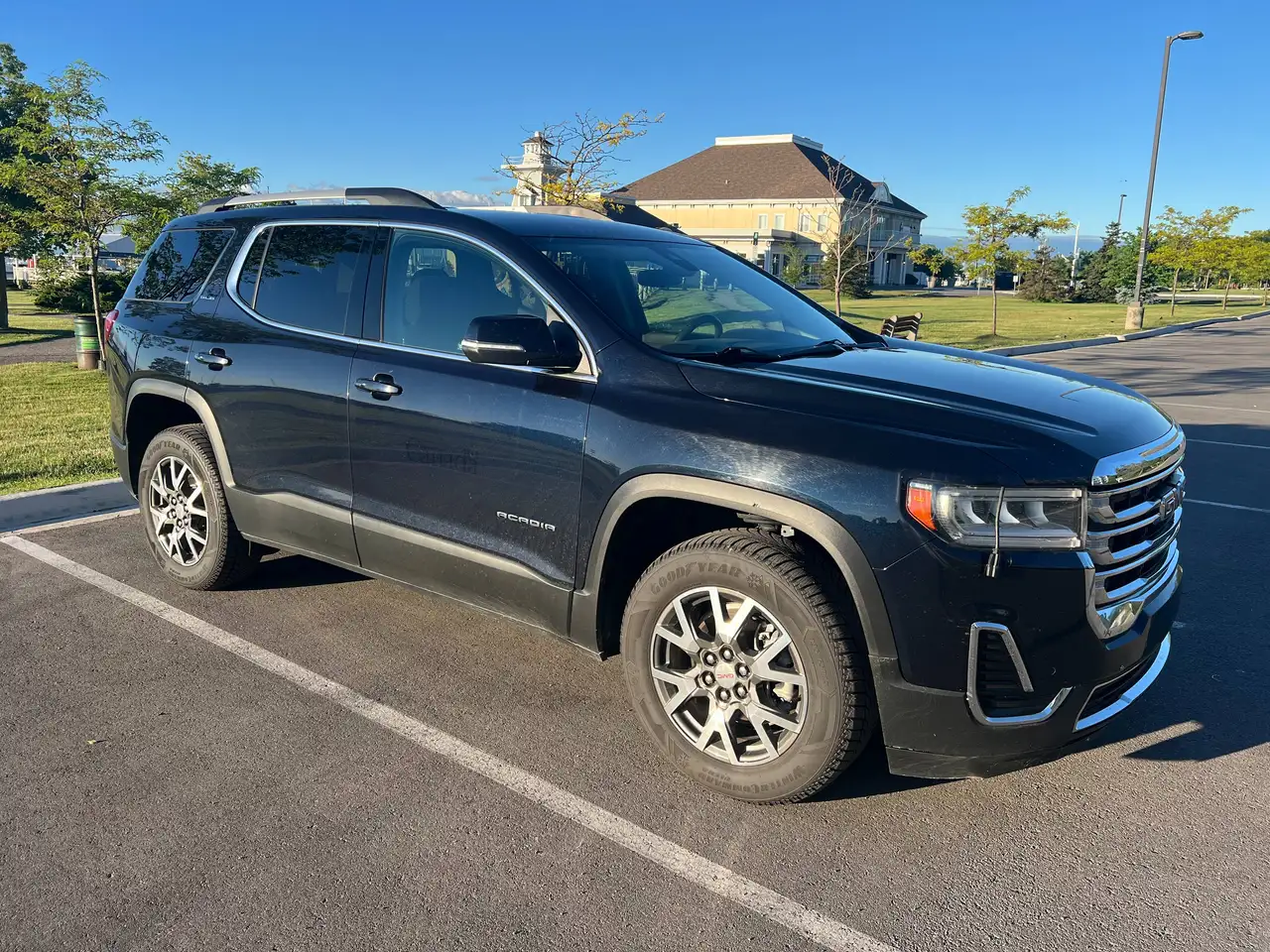GMC Acadia снимка GMC Acadia