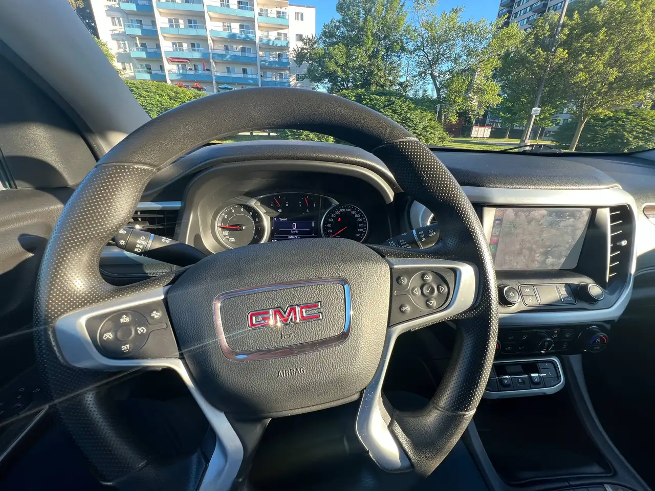 GMC Acadia снимка GMC Acadia