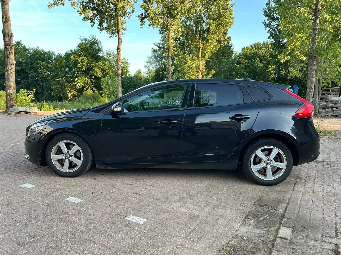 Volvo V40 V40 D2 Powershift Noir - 2