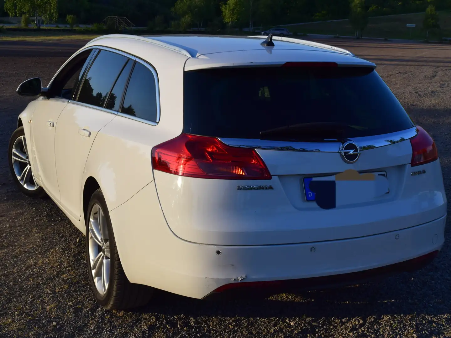 Opel Insignia Insignia 2.0 CDTI Sports Tourer 4x4 Active Weiß - 2