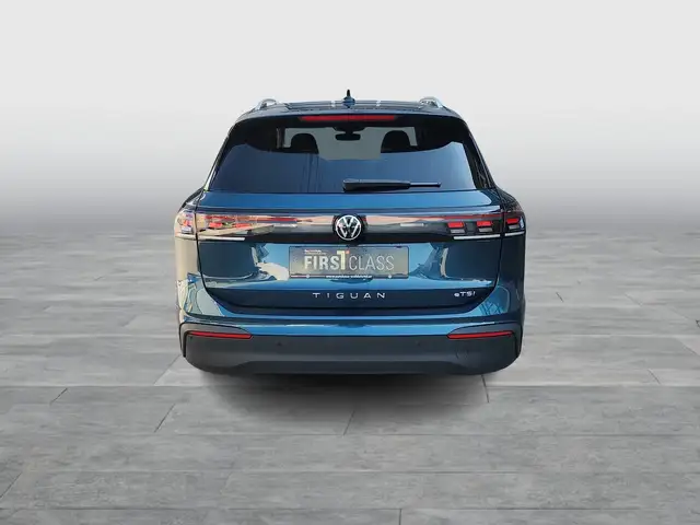 Volkswagen Tiguan view 5