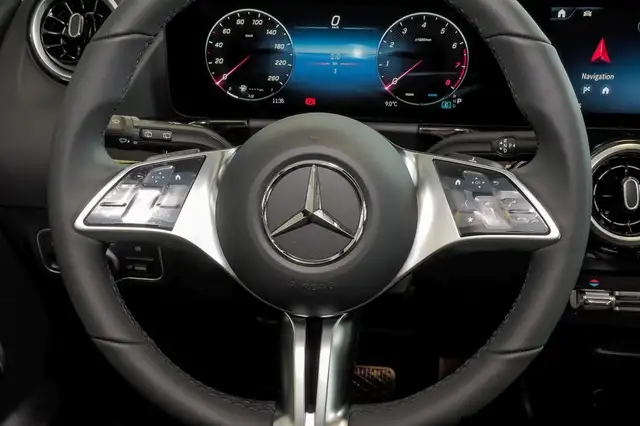 Mercedes-Benz B-Class view 13