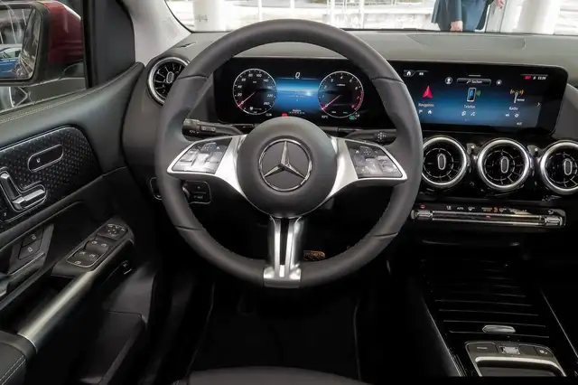 Mercedes-Benz B-Class view 12