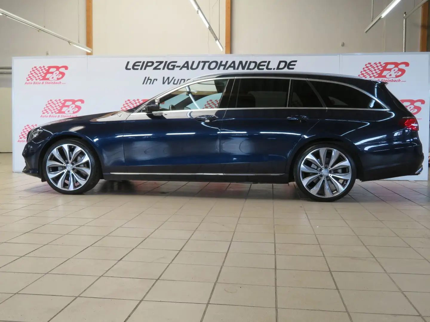 Mercedes-Benz E 400 d 4Matic Avantgarde*Android*Apple*AHK*GRA* Blau - 2