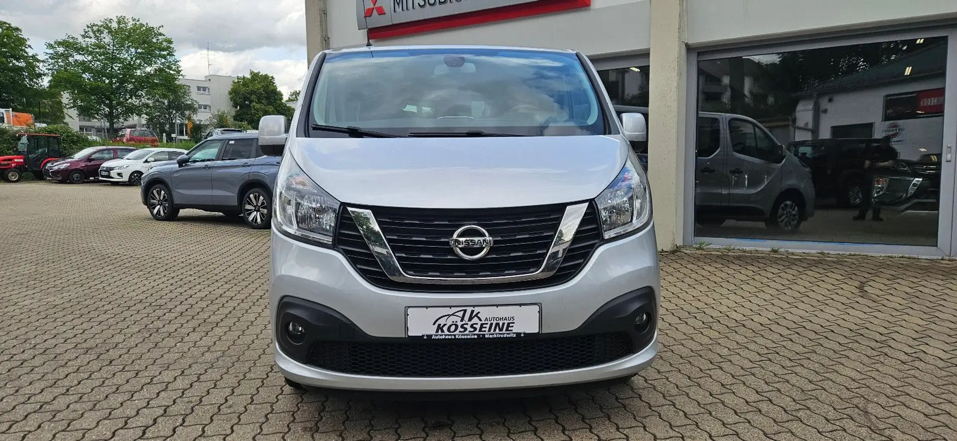 Nissan NV300 Kombi L1H1 2,7t PREMIUM Gri - 2