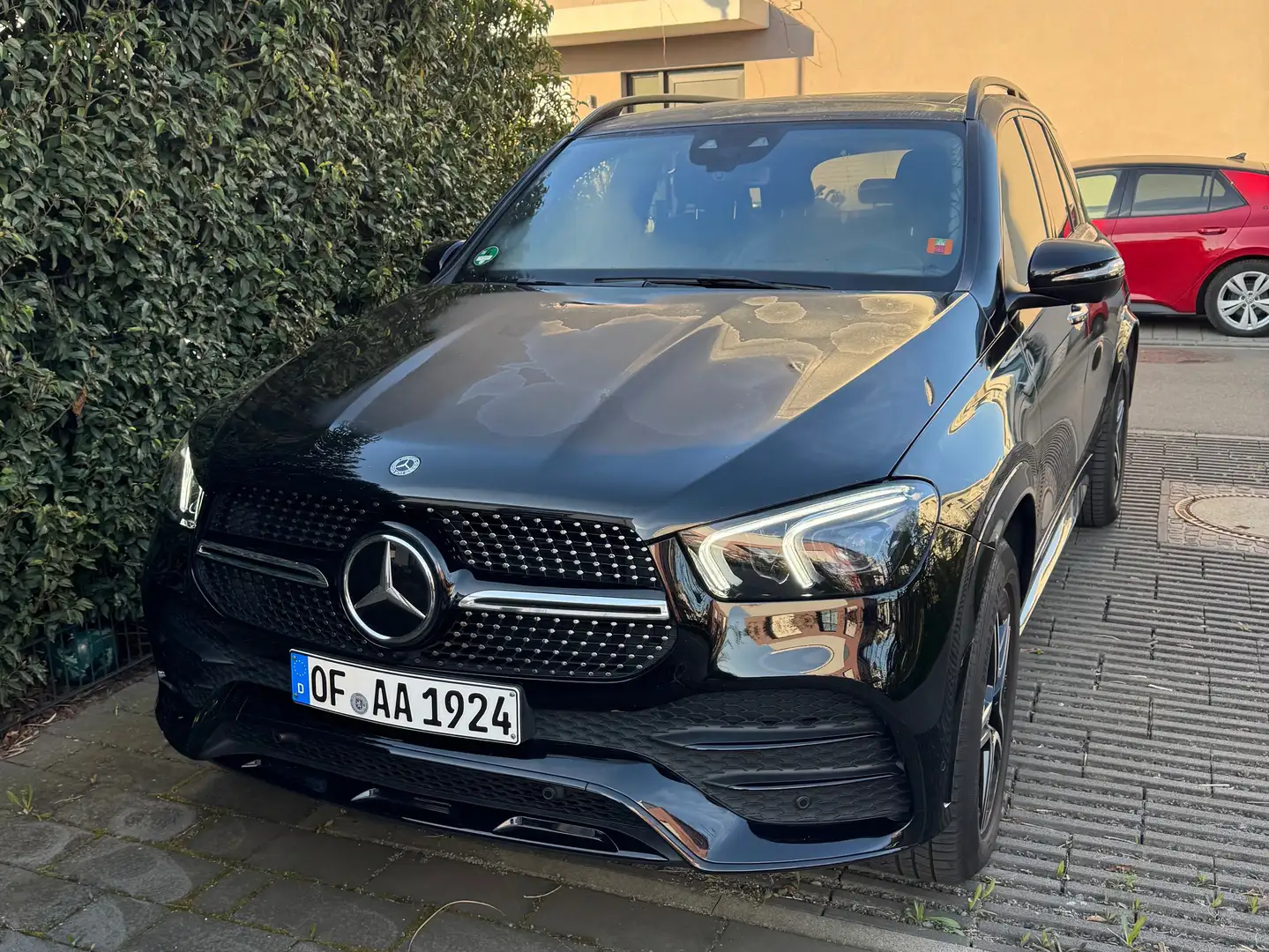Mercedes-Benz GLE 300 GLE 300 d 4Matic 9G-TRONIC AMG Line Schwarz - 1