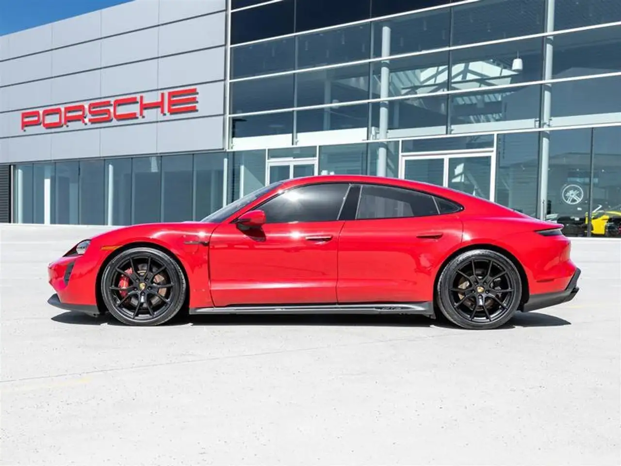 Porsche Taycan снимка Porsche Taycan
