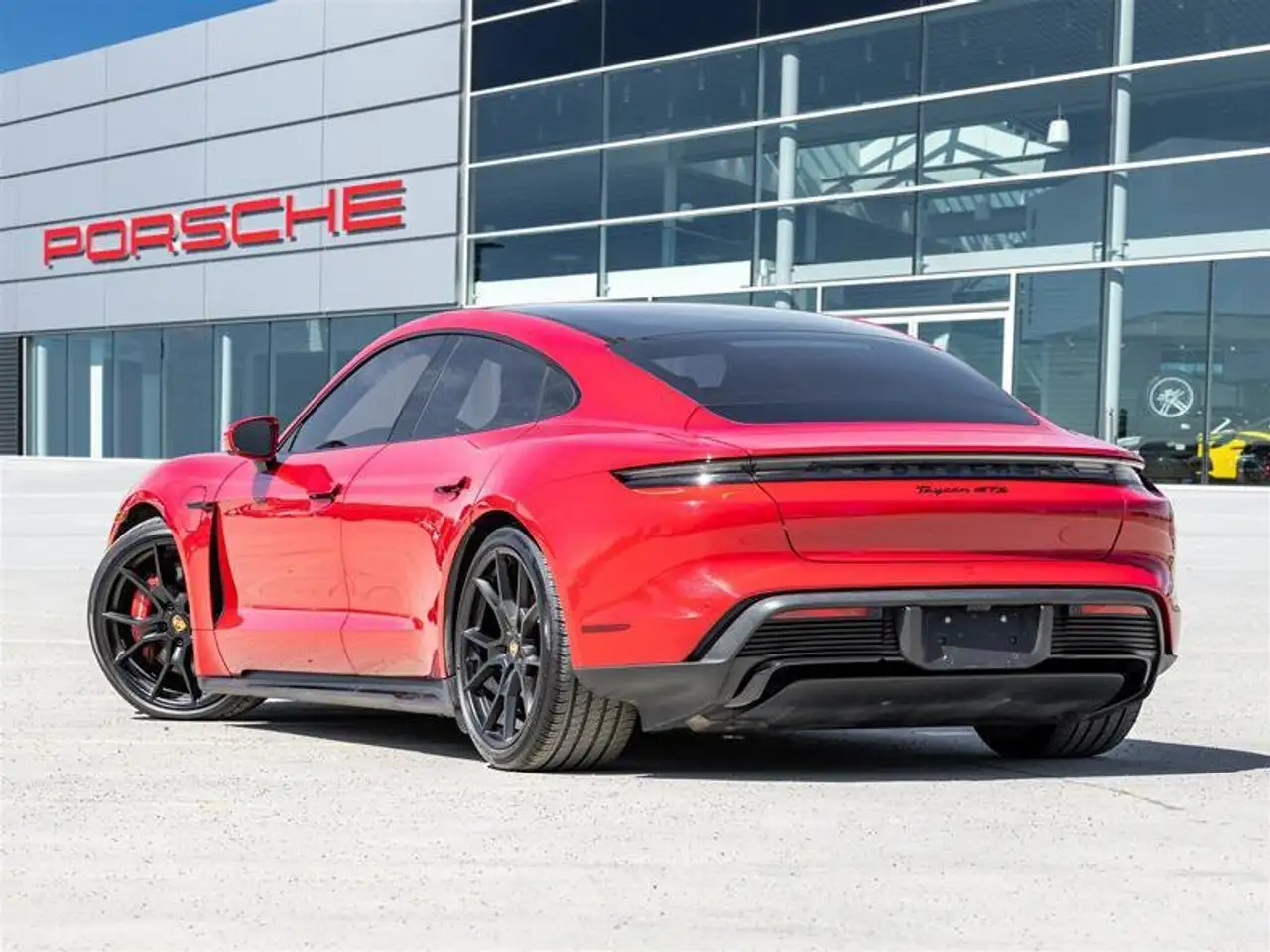 Porsche Taycan снимка Porsche Taycan