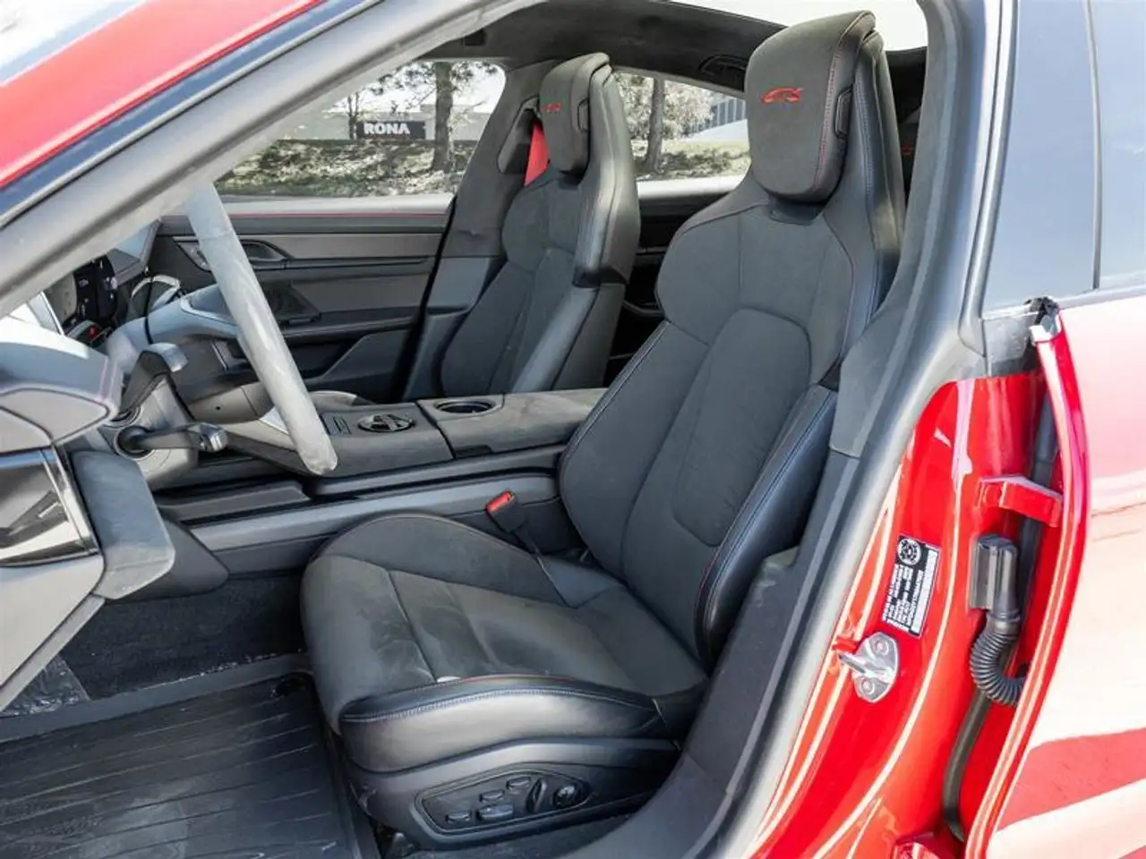 Porsche Taycan снимка Porsche Taycan