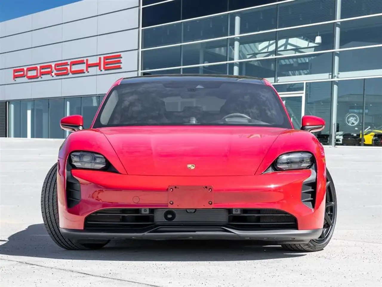 Porsche Taycan снимка Porsche Taycan
