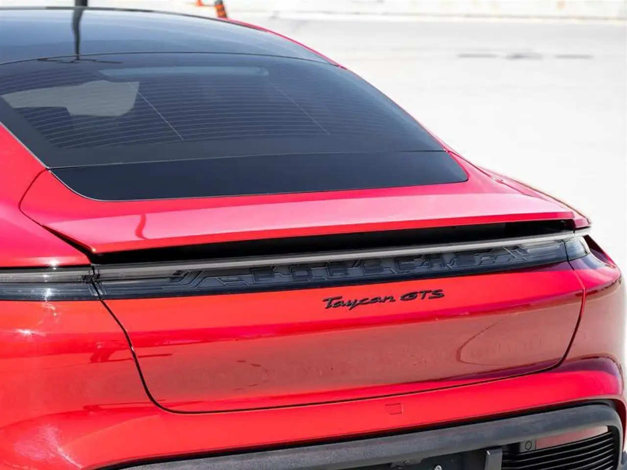 Porsche Taycan снимка Porsche Taycan