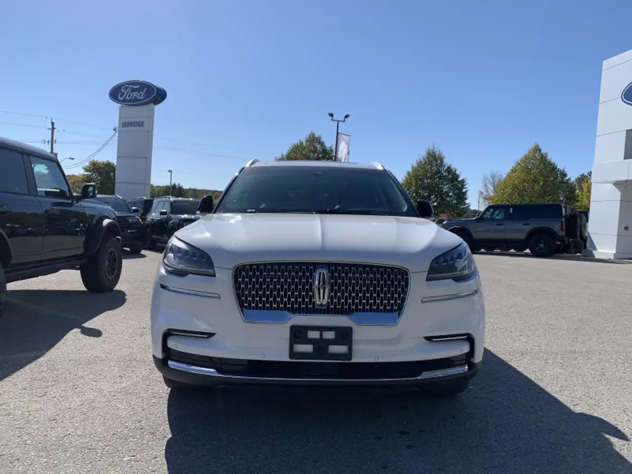 Lincoln Aviator снимка Lincoln Aviator