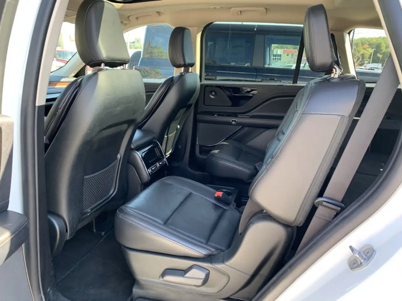 Lincoln Aviator снимка Lincoln Aviator