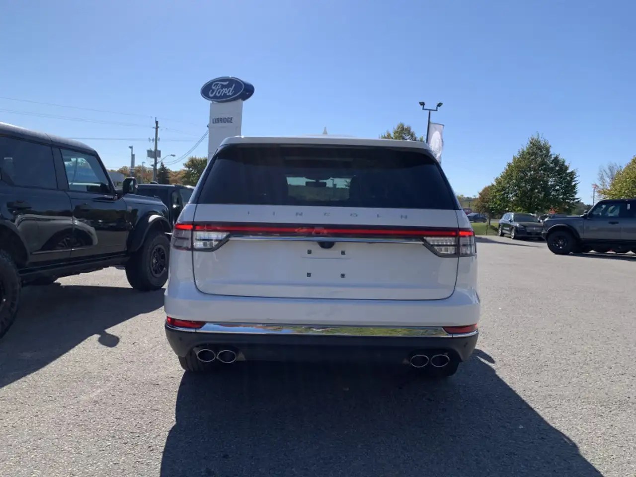 Lincoln Aviator снимка Lincoln Aviator