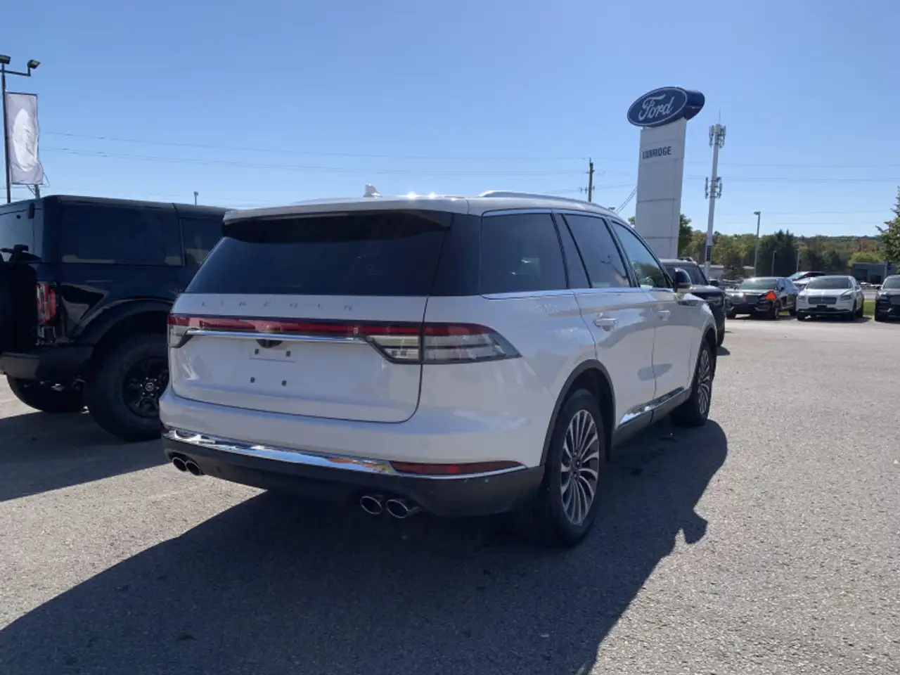 Lincoln Aviator снимка Lincoln Aviator