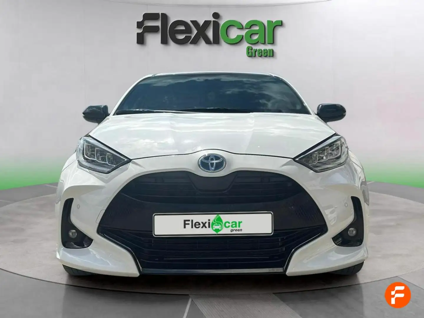 Toyota Yaris 1.5 120H Style - 5P (2023) Blanco - 2