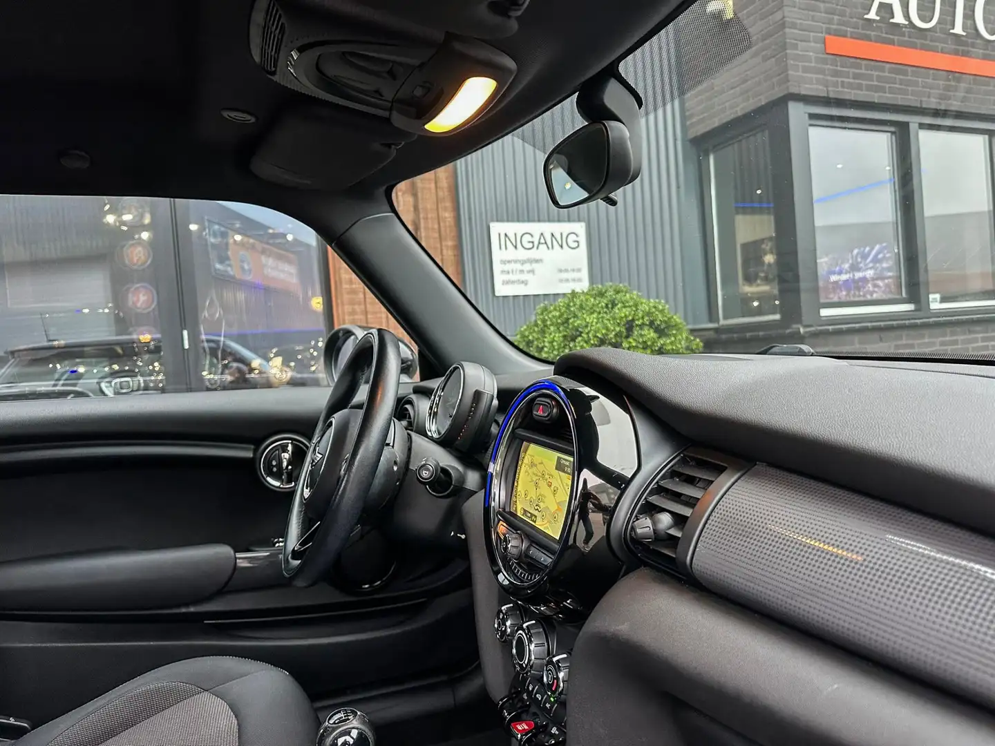 MINI Cooper Mini 1.5 Business 136pk/Navi/Airco/Ned auto/Nap Zwart - 2