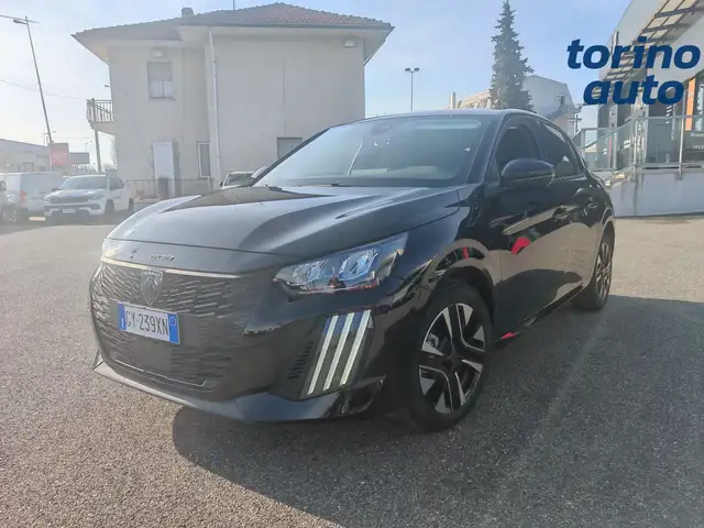 Peugeot 208 view 2