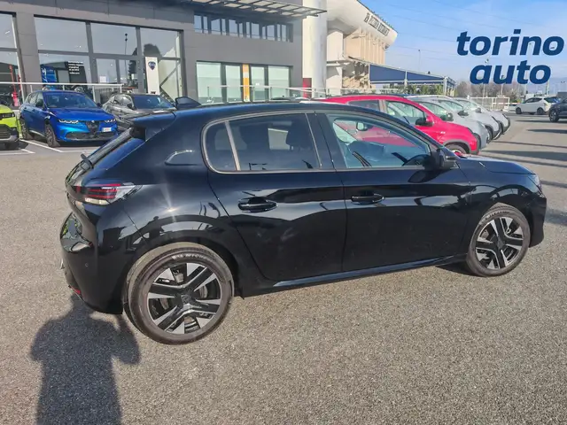 Peugeot 208 view 5