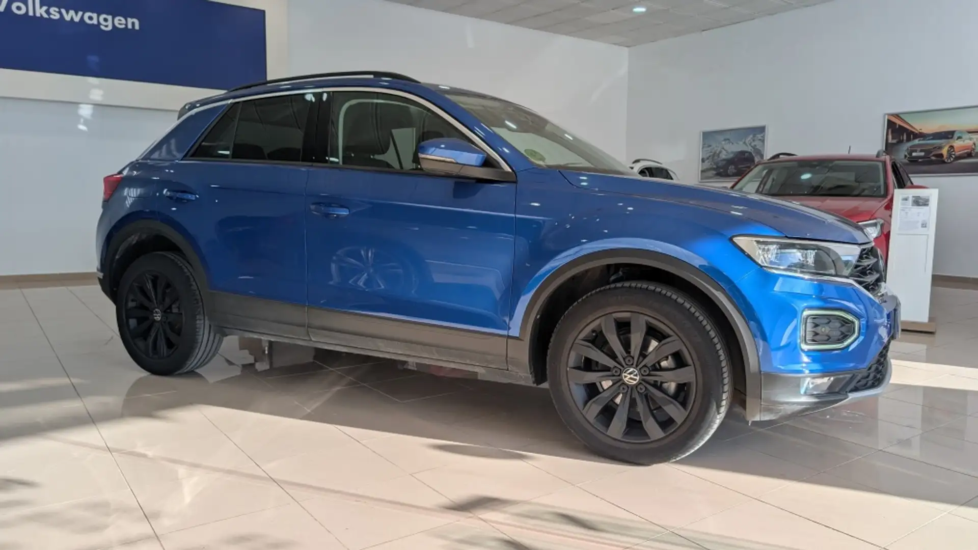 Volkswagen T-Roc 1.0 TSI Advance 81kW Bleu - 2
