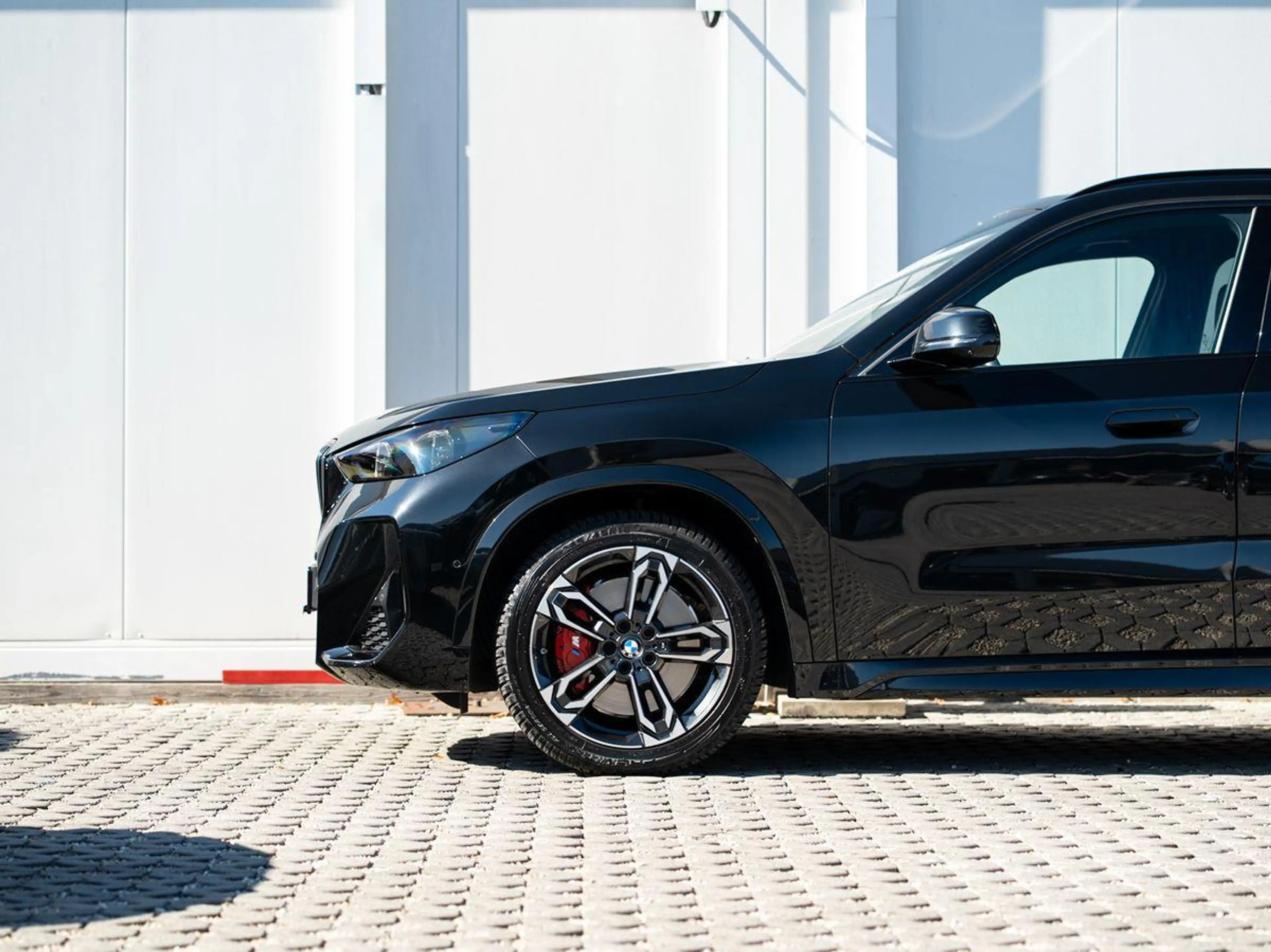 BMW X1 xDrive20d M-Sport PRO AHK PANO ACC HuD eSitze — photo 9
