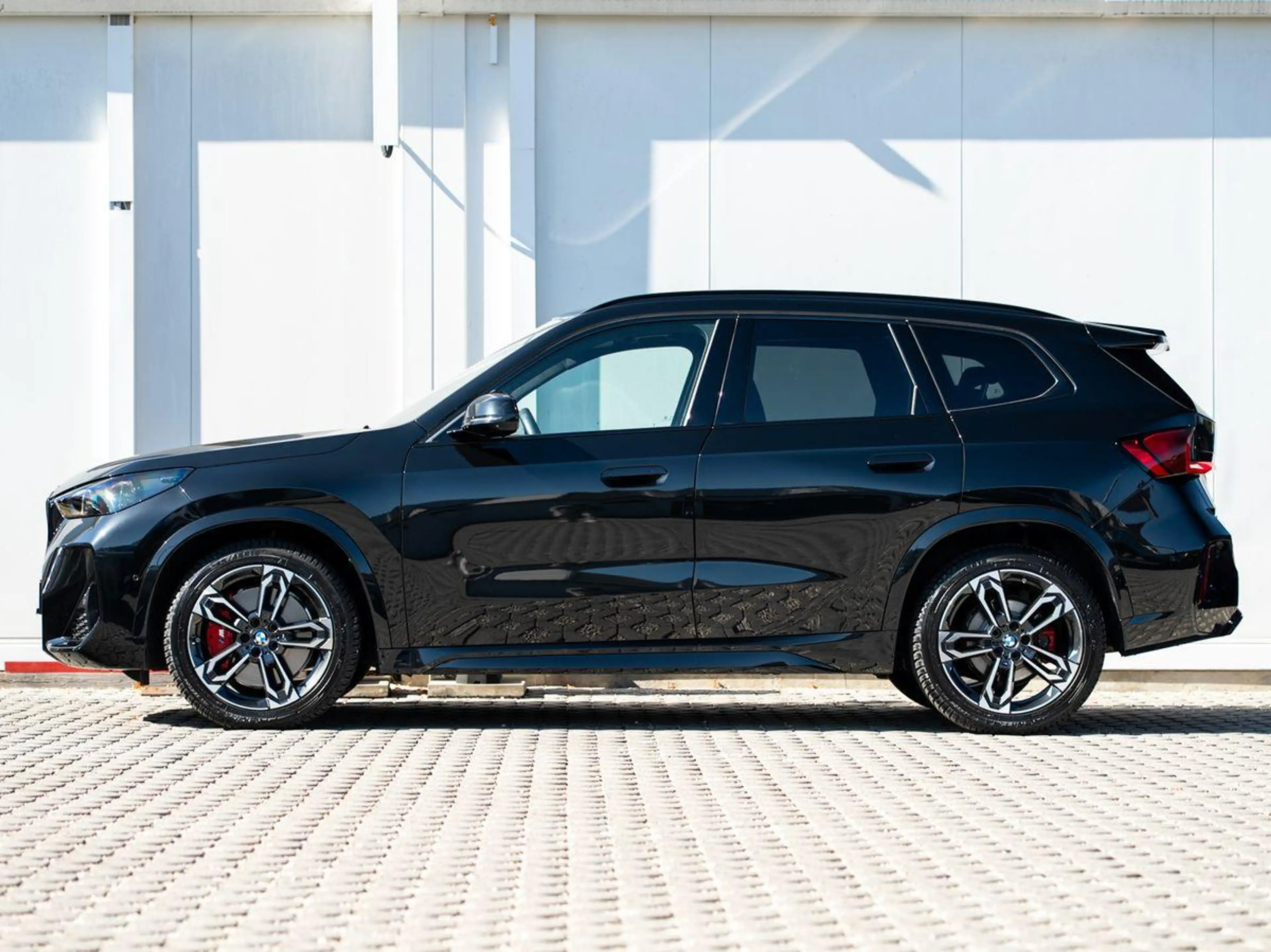 BMW X1 xDrive20d M-Sport PRO AHK PANO ACC HuD eSitze — photo 8