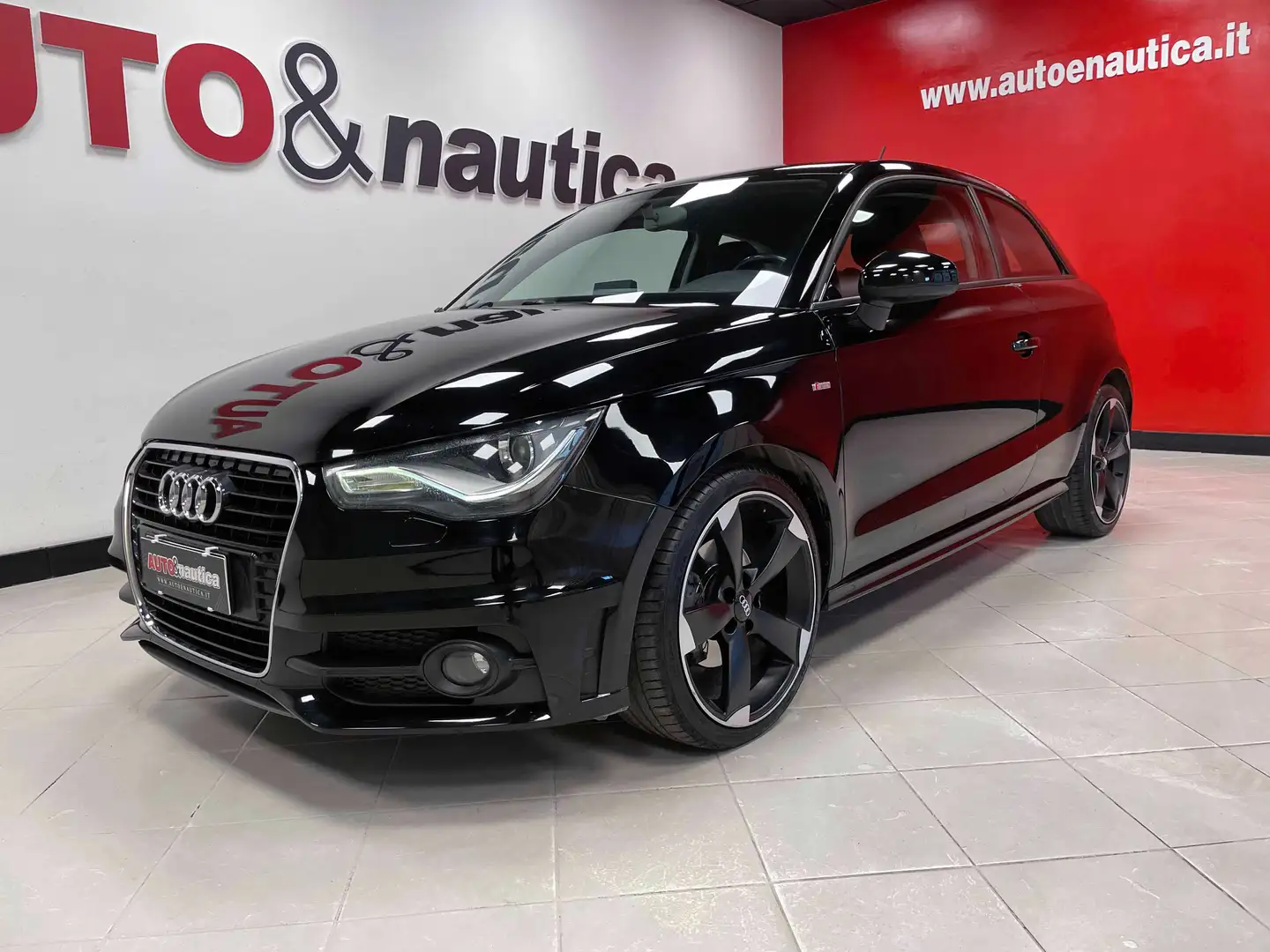 Audi A1 3P 1.6 TDI S-LINE 105CV Schwarz - 1