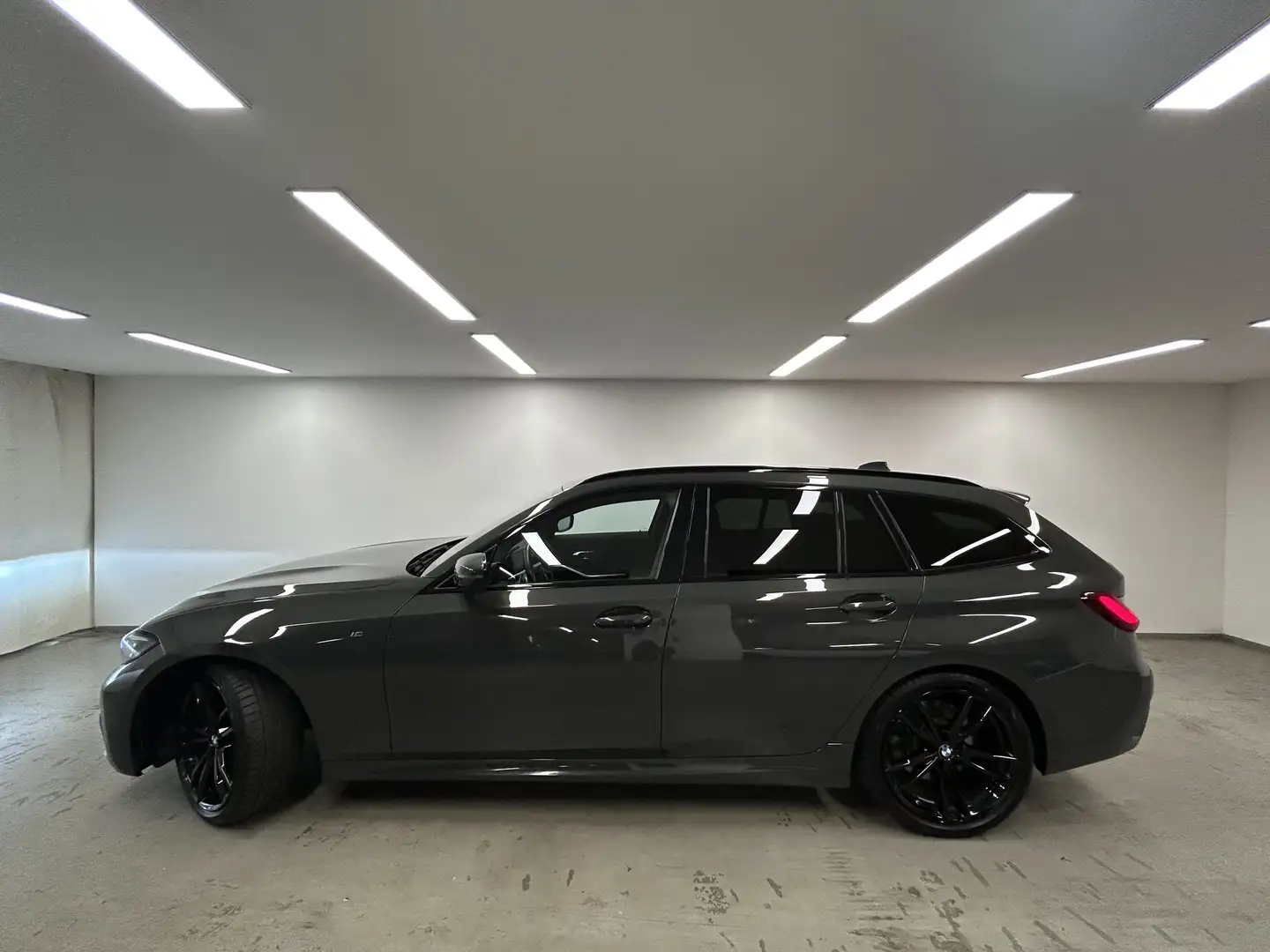 BMW 330 i xDrive Touring M Sport Parkass. AHK HiFi DAB LED Grigio - 2
