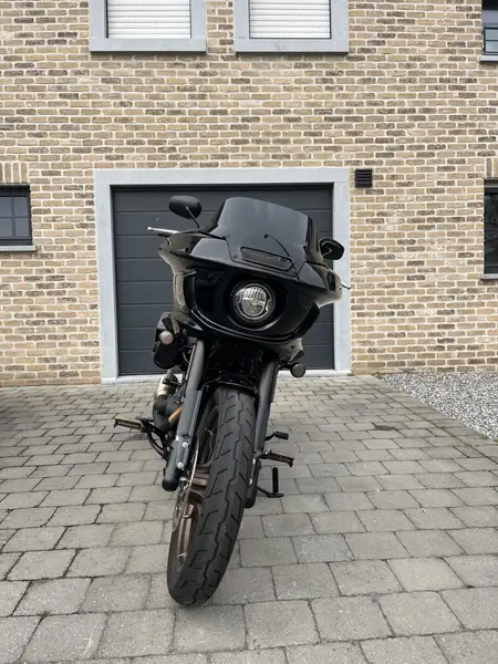 Harley-Davidson Lowrider ST - foto 8