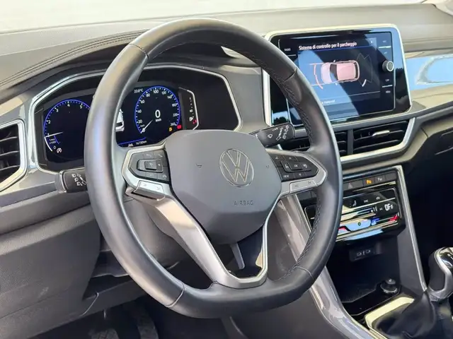 Volkswagen T-Roc view 19