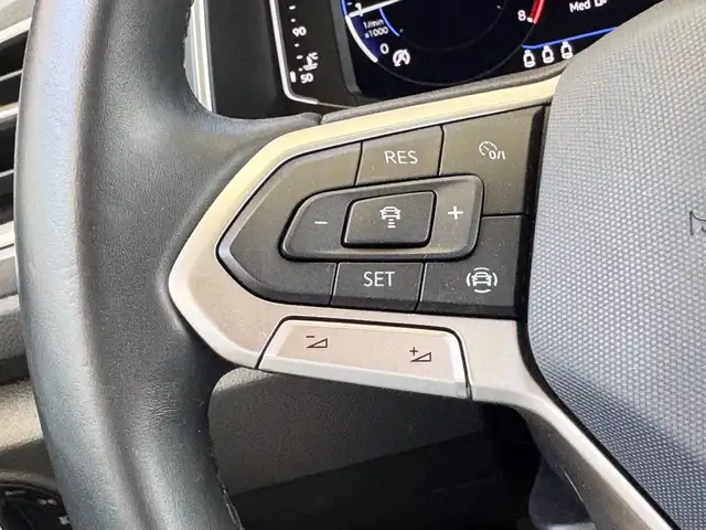 Volkswagen T-Roc view 21