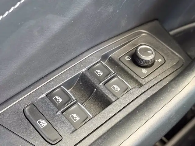 Volkswagen T-Roc view 20