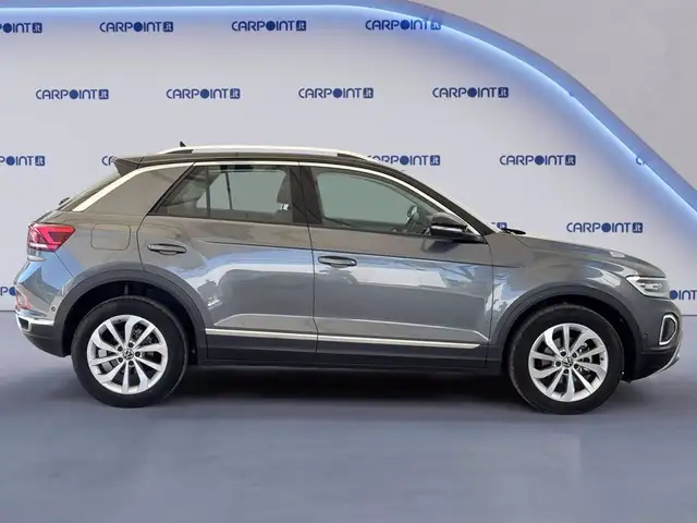 Volkswagen T-Roc view 6