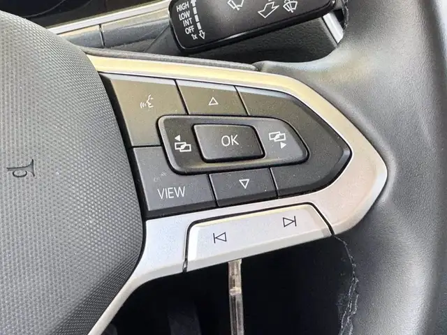 Volkswagen T-Roc view 22