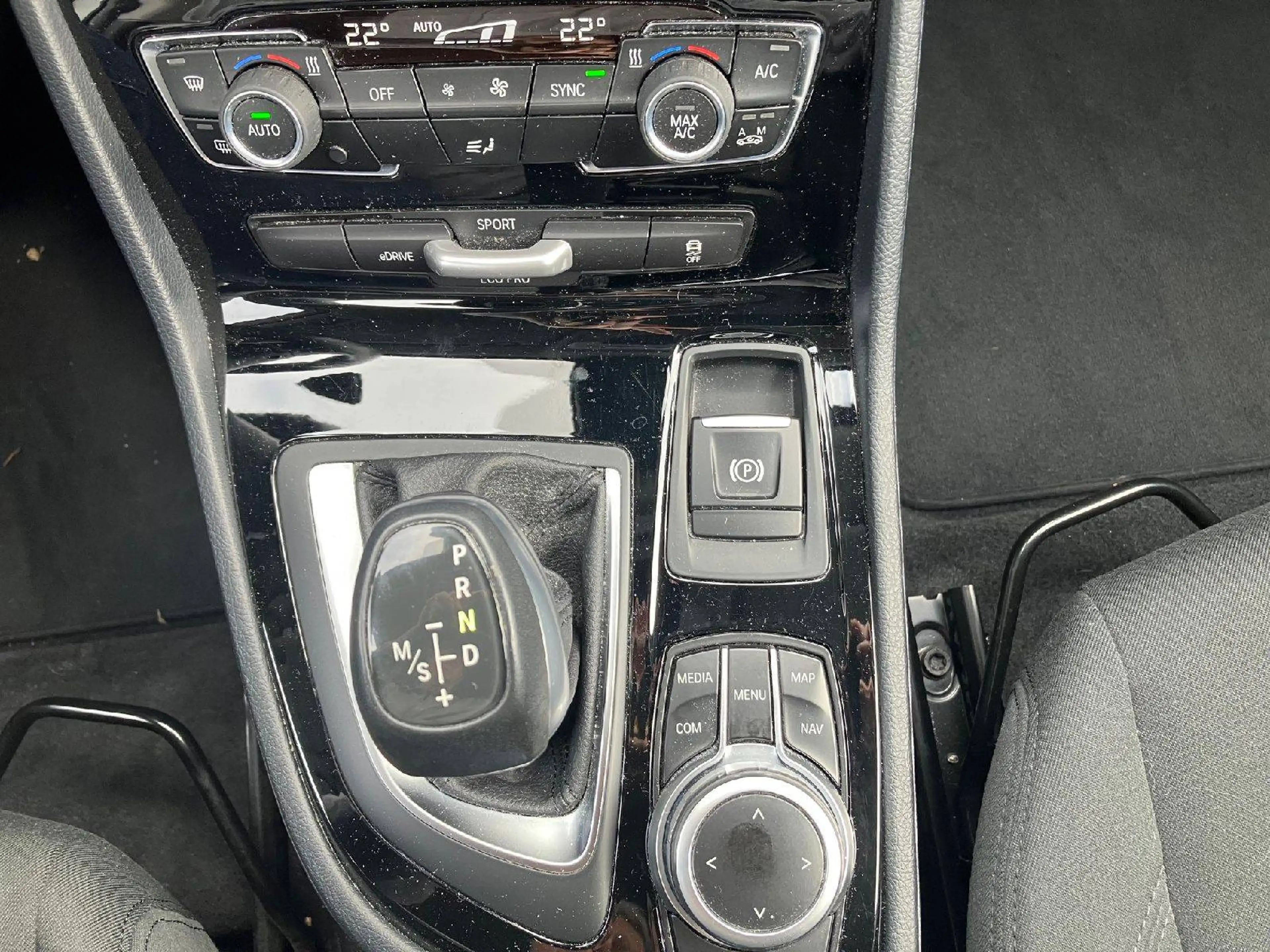 BMW 225 225 xe Aut Allrad, Plug-in Hybrid, Navi, ACC Alarm — photo 13