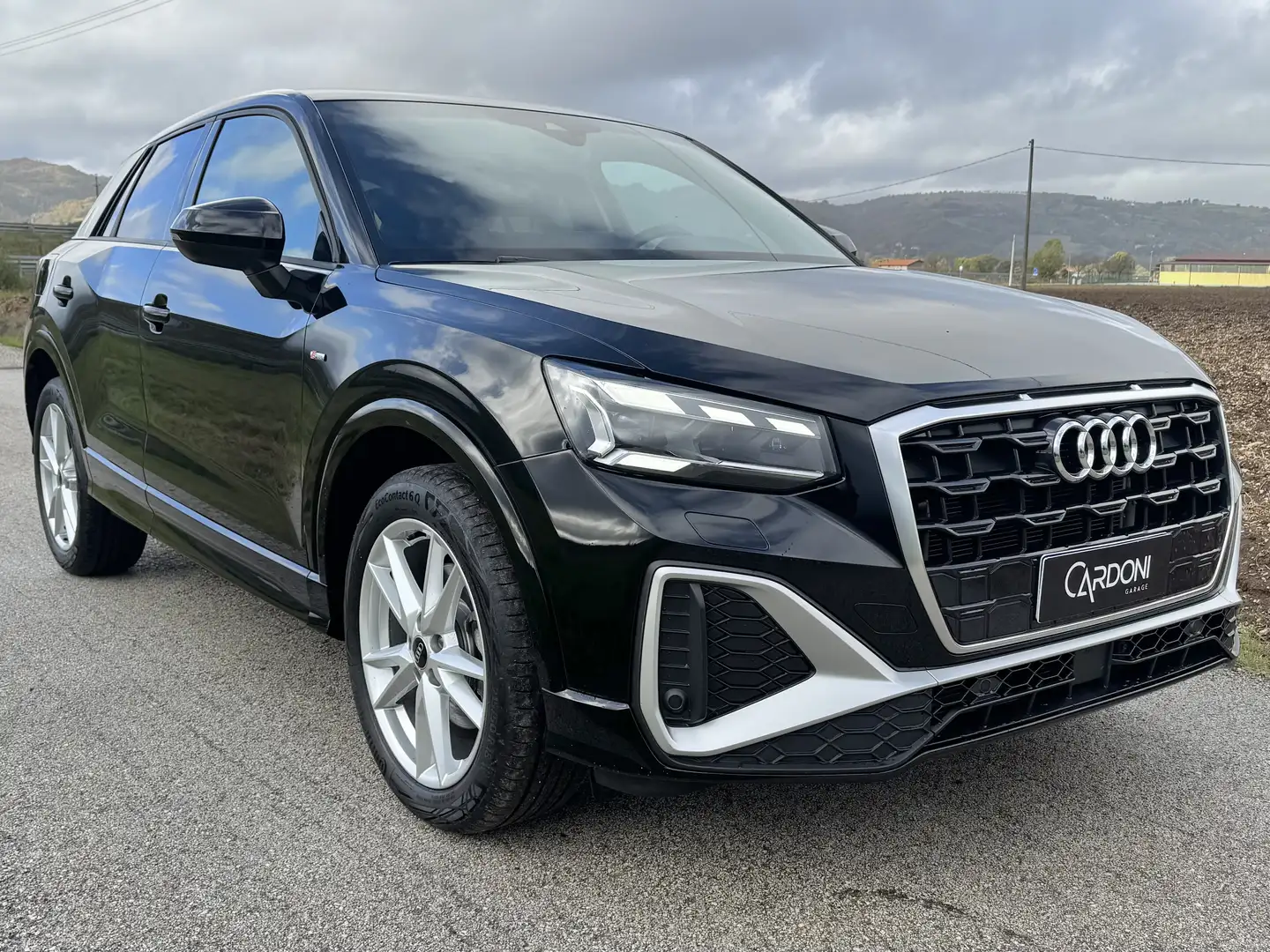 Audi Q2 Q2 35 2.0 tdi Identity Black s-tronic Schwarz - 1