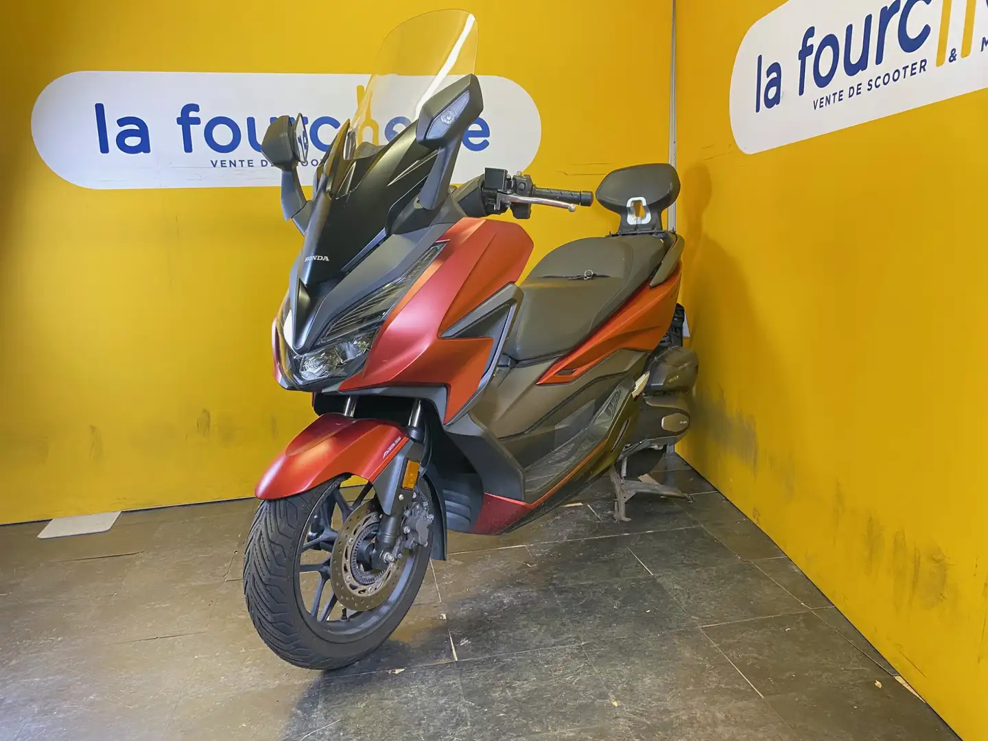 Honda Forza 125 Rouge - 1
