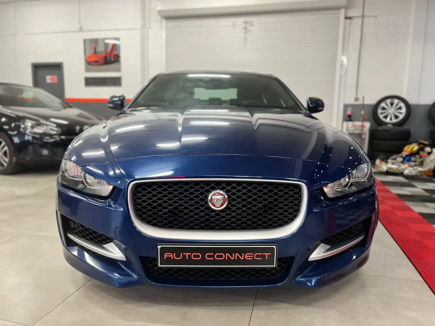 Jaguar XE *R-SPORT*NAVI*CAMERA*JANTES*RADAR*SUPERBE* Bleu - 2