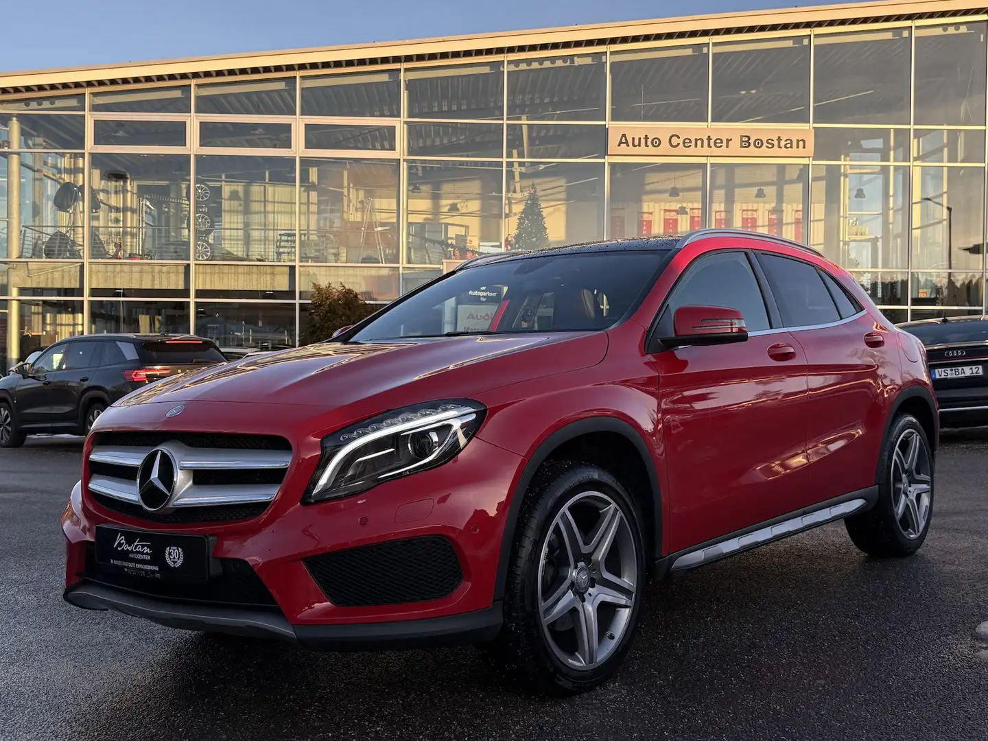 Mercedes-Benz GLA 220 CDI 4Matic AMG Street Style PANO/KAMERA Rot - 2