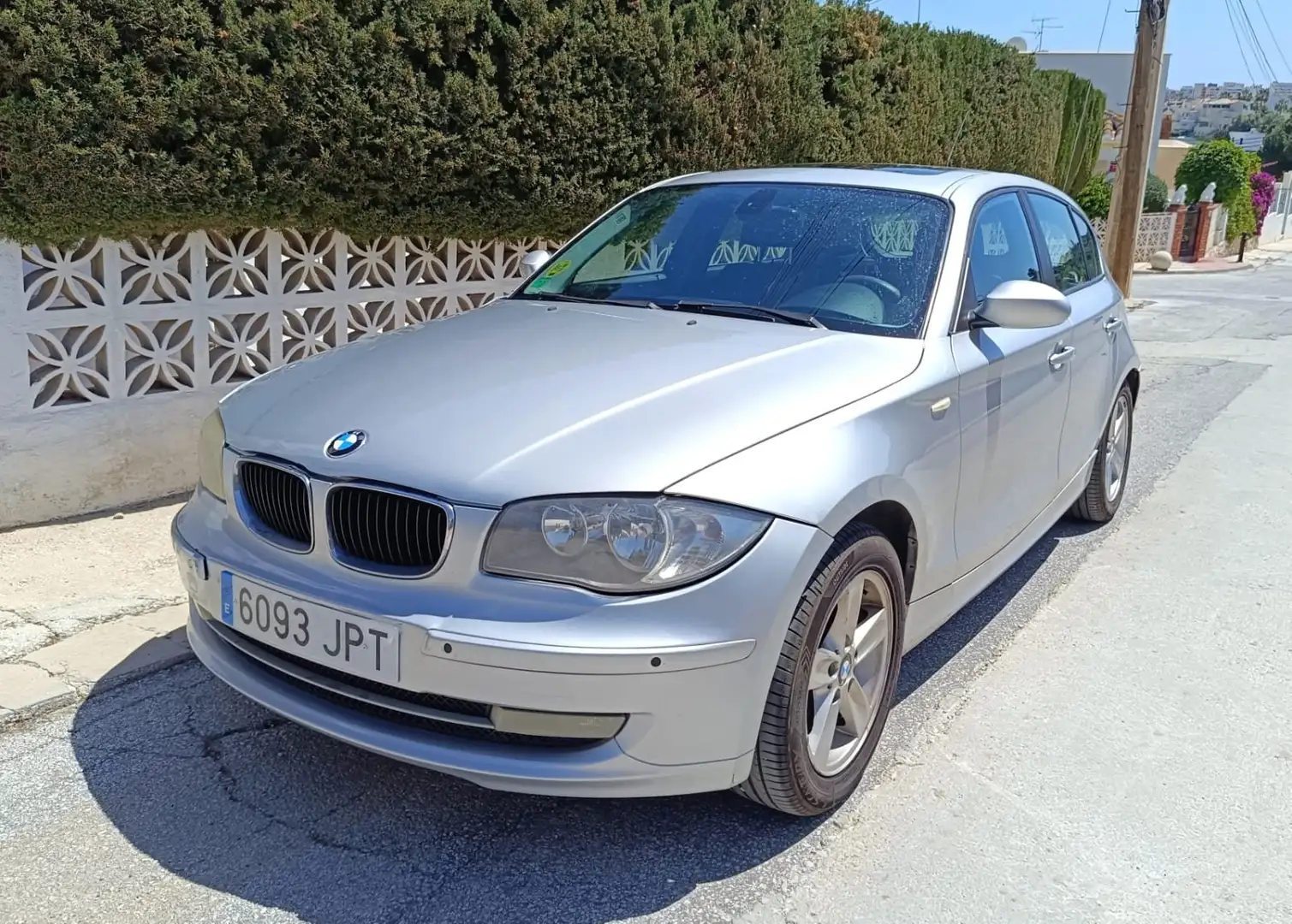BMW 118 118d Plateado - 1