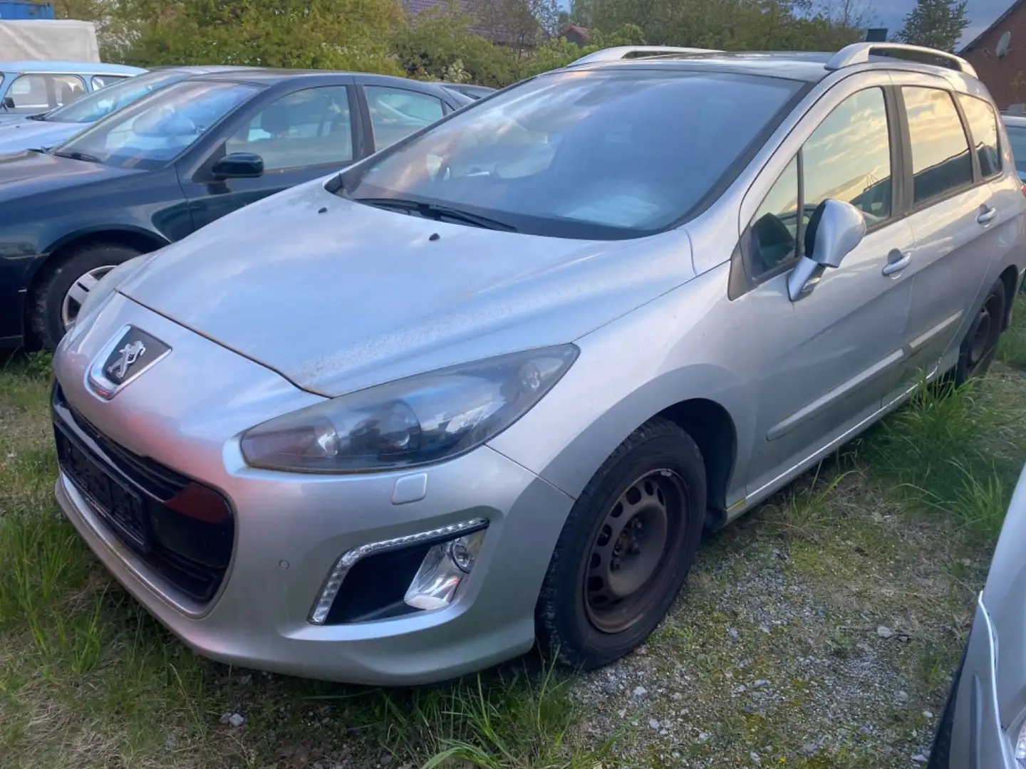 Peugeot 308 SW Business-Line XENON NAVI PANO TEMP PDC Grau - 2