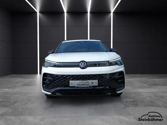 Volkswagen Tiguan view 11
