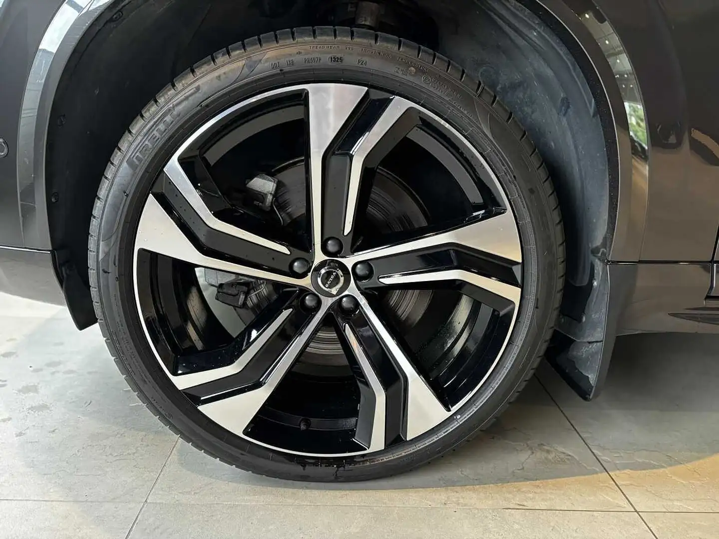 Volvo XC90 Ultimate, T8 AWD PHEV, El/Benzine, Dark, 7 zitplaa Gris - 2